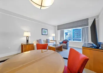 Four Seasons 1br Suite hotel thumbnail 6