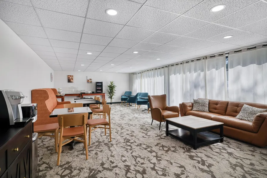 Baldwin Inn & Suites, SureStay Collection by Best Western hotel detail image 2