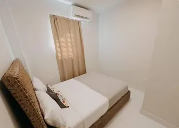 Luxurious Beachside 3-Br Apt hotel thumbnail 3