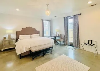 Emigrant's Inn hotel thumbnail 3