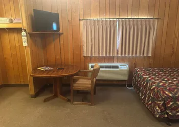 Chisos Mining Co Motel hotel thumbnail 6
