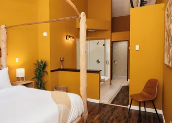 Secluded Oceanfront - Upstairs hotel thumbnail 5
