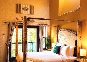Secluded Oceanfront - Upstairs hotel thumbnail 7