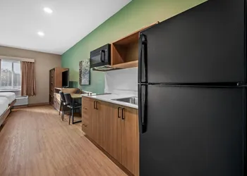 Echo Suites Extended Stay By Wyndham Naples hotel thumbnail 7