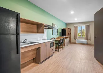 Echo Suites Extended Stay By Wyndham Naples hotel thumbnail 8