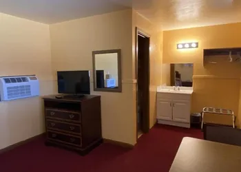 Rodeway Inn hotel thumbnail 6