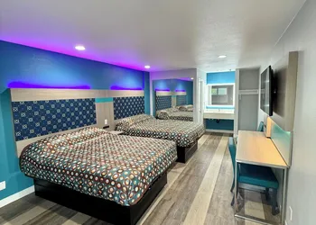 Royale Inn Motel hotel thumbnail 5
