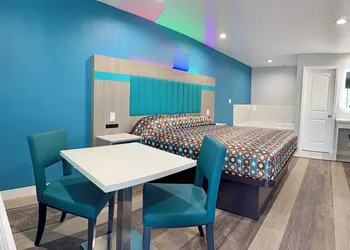 Royale Inn Motel hotel thumbnail 7