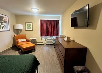 Chesaning Inn & Suites hotel thumbnail 3