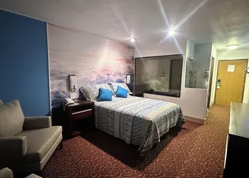 Chesaning Inn & Suites hotel thumbnail 5