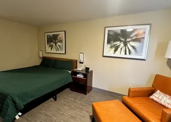 Chesaning Inn & Suites hotel thumbnail 8