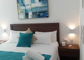 Zensus Laguna hotel thumbnail 6