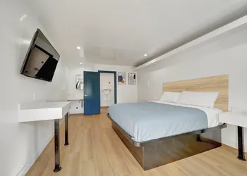 Casablanca Inn hotel thumbnail 2