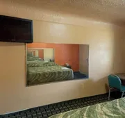Deluxe Inn Motel hotel detail image 4