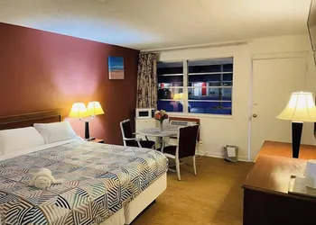 Regent Motel hotel thumbnail 3