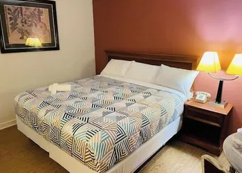 Regent Motel hotel thumbnail 5