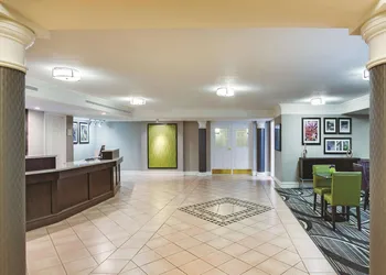 Days Inn by Wyndham Gainesville University I-75 hotel thumbnail 2