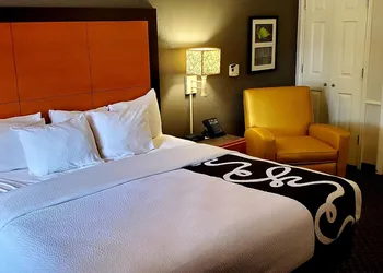 Days Inn by Wyndham Gainesville University I-75 hotel thumbnail 4