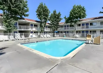 Super 8 By Wyndham San Jose hotel thumbnail 5