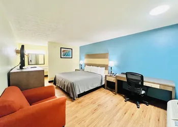 Hometown INN hotel thumbnail 6