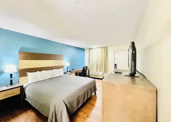 Hometown INN hotel thumbnail 7