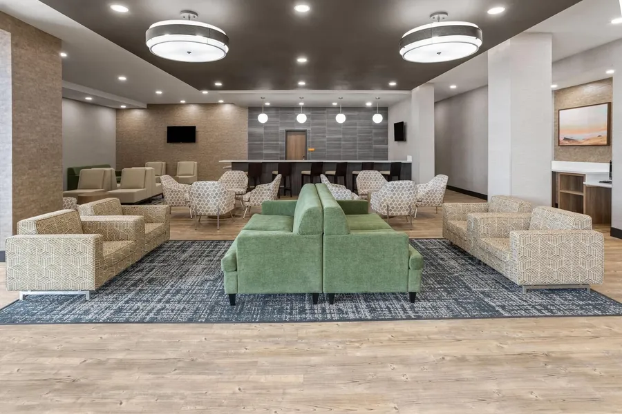 La Quinta Inn & Suites by Wyndham Phoenix West / Glendale hotel detail image 2