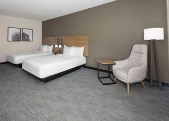 La Quinta Inn & Suites by Wyndham Phoenix West / Glendale hotel thumbnail 7