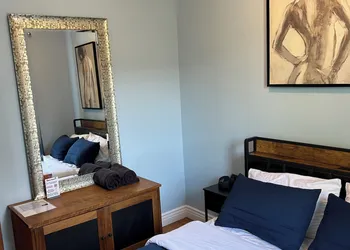 Dorothy's hotel thumbnail 3
