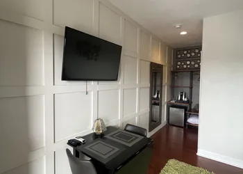 The Guesthouse at The Lonely Oak hotel thumbnail 3