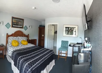 Sunshine Inn hotel thumbnail 5