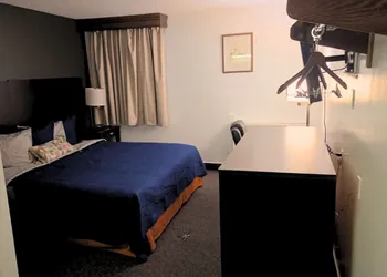 Blue Way Inn by Jasper Hutchinson hotel thumbnail 2