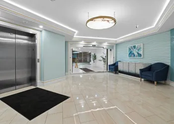 Harbor Suites at Harborwalk Village hotel thumbnail 3