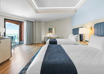 Harbor Suites at Harborwalk Village hotel thumbnail 5