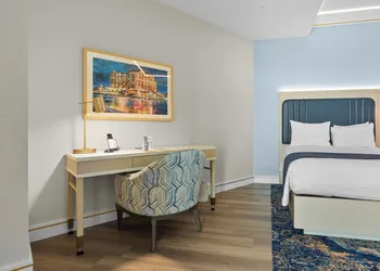 Harbor Suites at Harborwalk Village hotel thumbnail 6