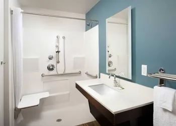 WoodSpring Suites Cleveland North hotel thumbnail 6