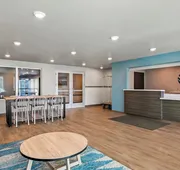 WoodSpring Suites Palm Springs – West Palm Beach hotel detail image 3