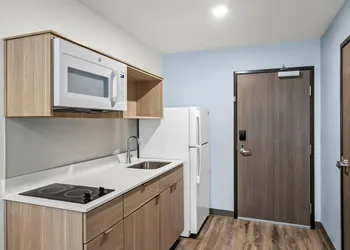 WoodSpring Suites Palm Springs – West Palm Beach hotel thumbnail 8