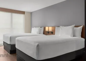 Hyatt Place Toronto Airport hotel thumbnail 5