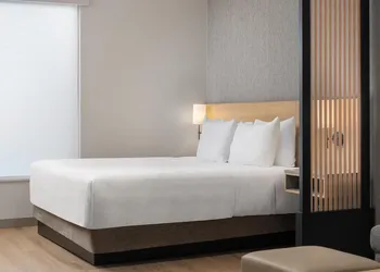 Hyatt Place Toronto Airport hotel thumbnail 6