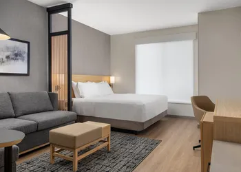 Hyatt Place Toronto Airport hotel thumbnail 7