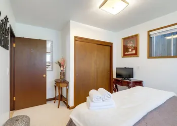 Spokane Valley Escape hotel thumbnail 2