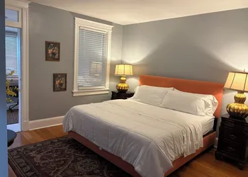 The Elegant Spring House Loft hotel thumbnail 3