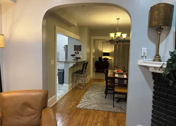 The Elegant Spring House Loft hotel thumbnail 5