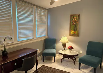 The Elegant Spring House Loft hotel thumbnail 7