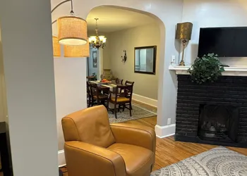 The Elegant Spring House Loft hotel thumbnail 8