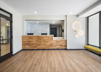 ECHO Suites Extended Stay by Wyndham Springfield Airport PLZ hotel thumbnail 2