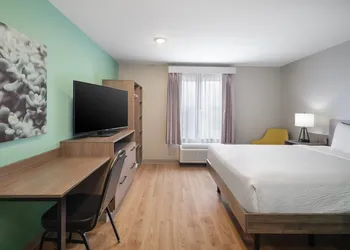 ECHO Suites Extended Stay by Wyndham Springfield Airport PLZ hotel thumbnail 6