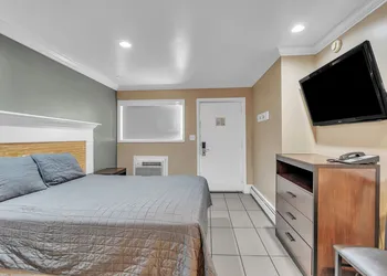 Bentley motel hotel thumbnail 5