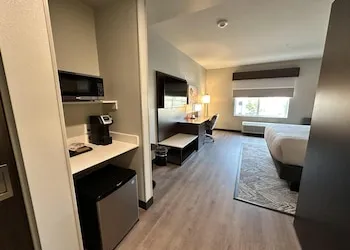 Best Western Plus Rialto hotel thumbnail 7