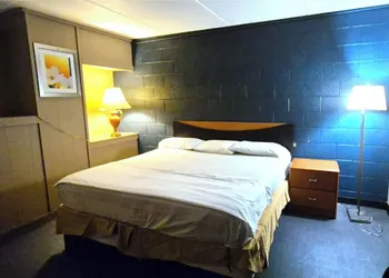Capital O Pleasant Motel Grand Rapids Mi hotel thumbnail 6